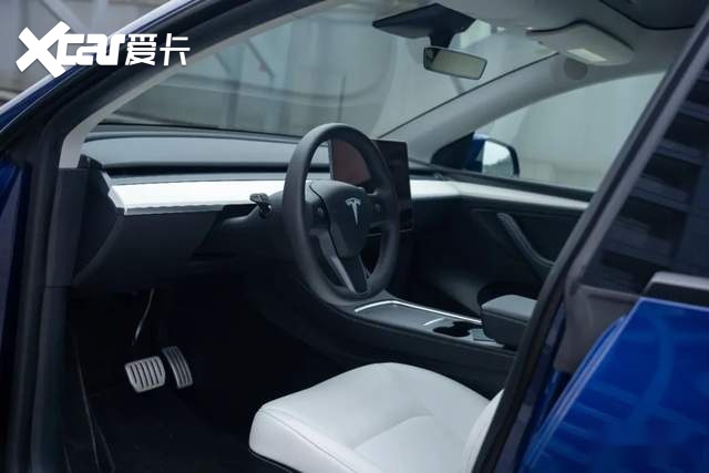 年轻人的“大号玩具车” 春节试驾 Model Y P