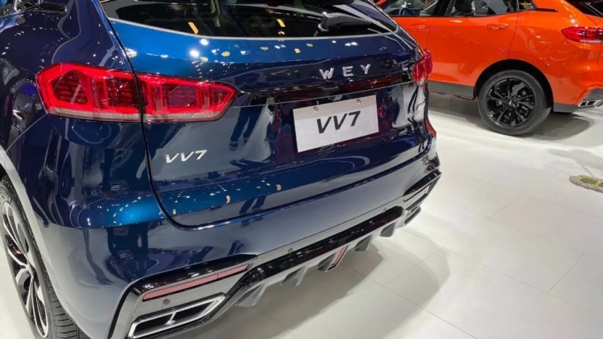 探馆WEY展馆丨除了坦克300外，VV7科技版同样人潮涌动！