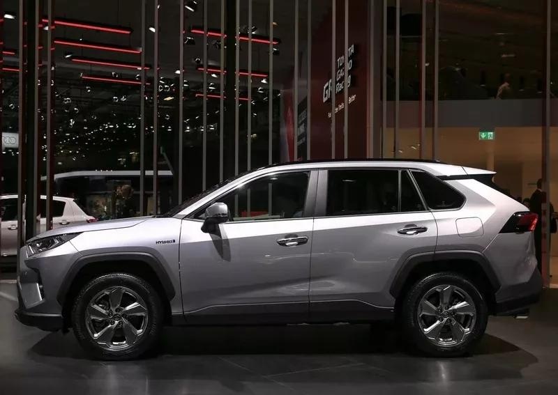 全新一代国产RAV4，延续海外版设计，没了“小书包”有些不适