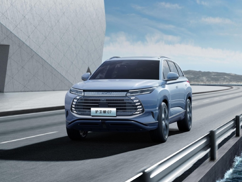 可油可电的大五座SUV，新摩卡DHT-PHEV和护卫舰07，怎么选？