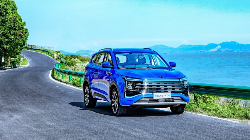 高性价比七座SUV 预算十二万元 思皓X8 PLUS还是吉利豪越？