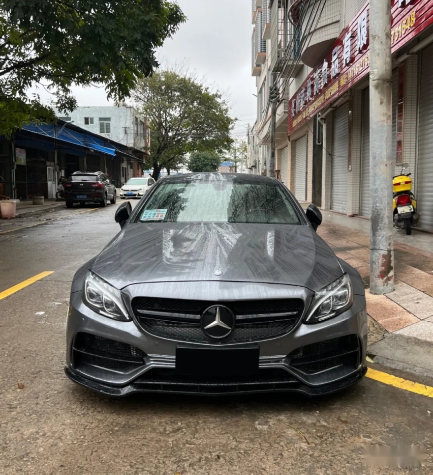赶在过年前换奔驰C Coupe，加班加点割完宽体快乐过新年