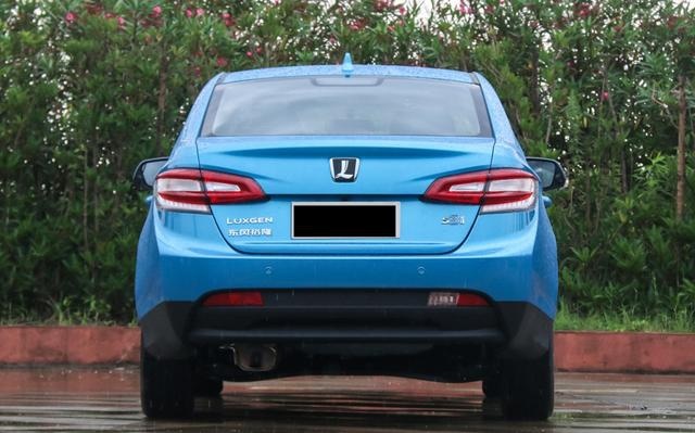 对标起亚K2，这紧凑型车油耗11L，外号“中石化合作伙伴