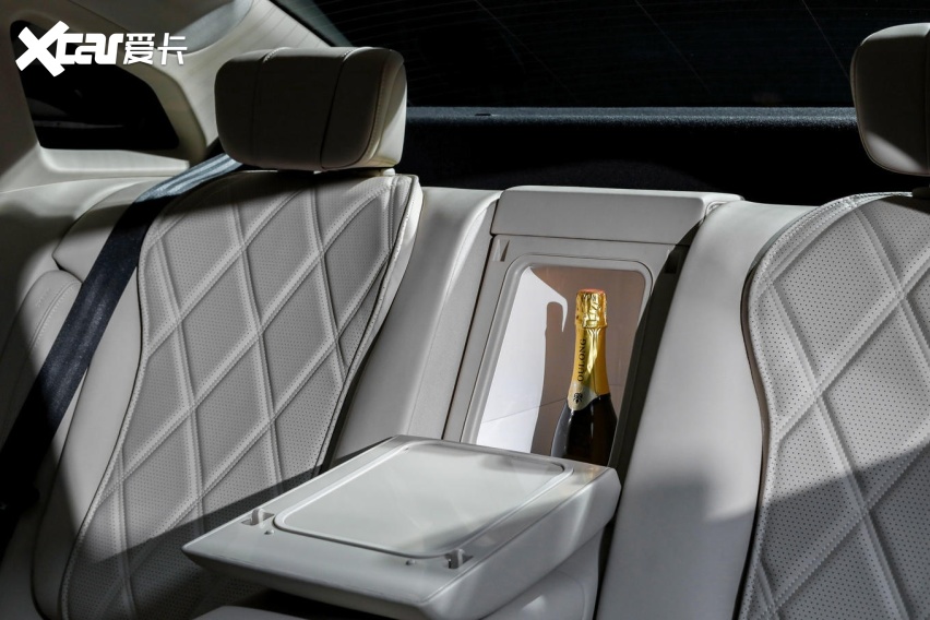 用自己的方式诠释高端，风云A9L光辉（四驱）推4款车型