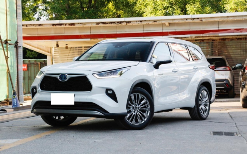 30万预算想买空间大SUV，丰田汉兰达对比大众途昂，选谁？