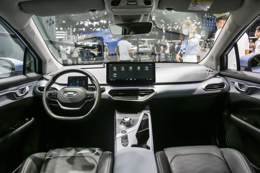 定位紧凑型纯电动 SUV 深港澳车展实拍几何 C