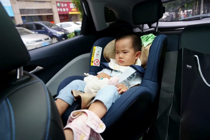 两天中短途周末，纯电出行会遇上哪些障碍？丨微蓝6