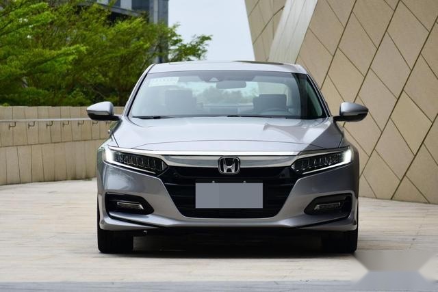 年轻人首选，3款20万元级别的合资中型车，开回家有面子
