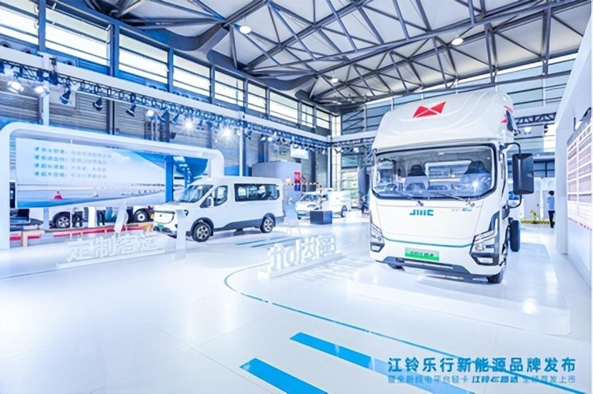 江铃乐行新能源品牌落地，首款新车上市 | 见闻