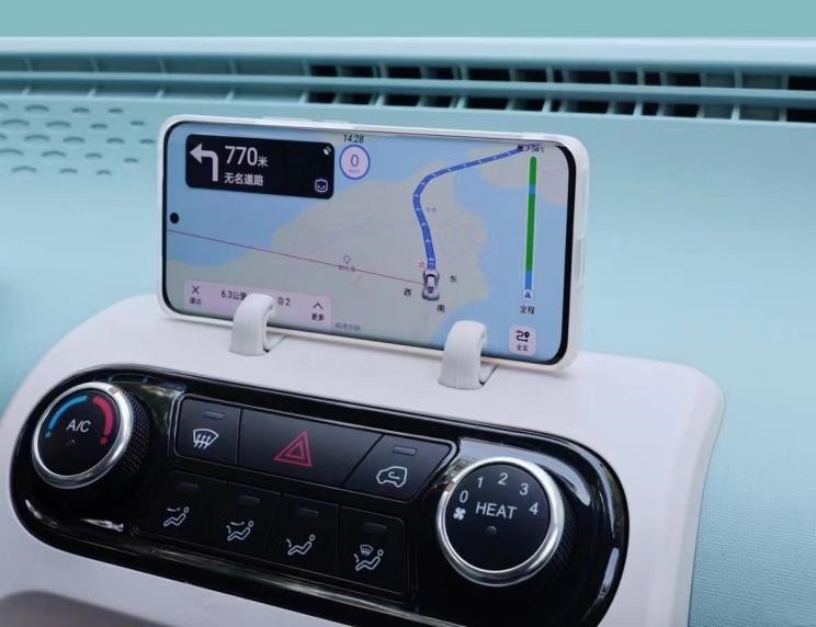 造型呆萌、灵活还便宜，新上市凌宝Uni比宏光MINI EV更香，更甜！