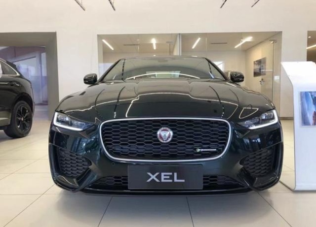 捷豹的降维打击！全新XEL跌破20万，全系2.0T，不比迈腾香？