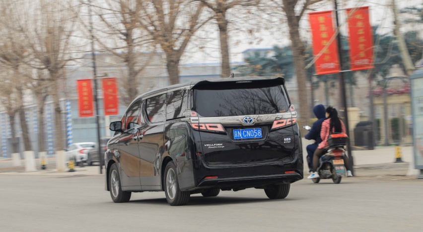 “百万”MPV贵有贵的道理？试驾丰田威尔法