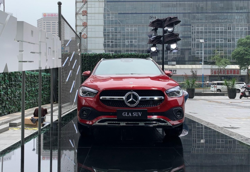 豪华紧凑级SUV间的对决，UX、Q3、GLA、X1，该选谁？