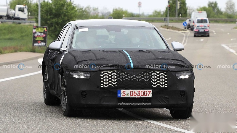 next-gen-genesis-g90-new-spy-photo-front-three-quarters.jpg