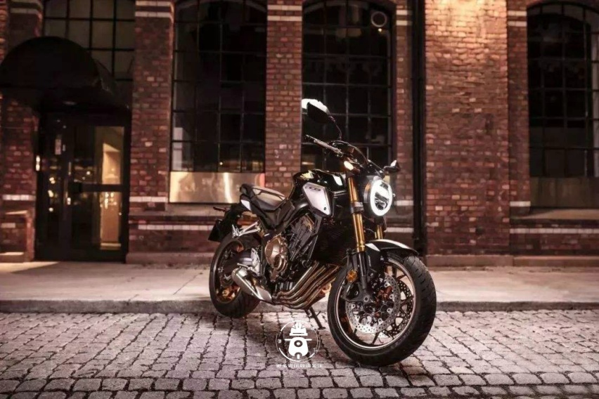 中量级四缸街车人气王 本田CB650R车主使用感受中量级四缸