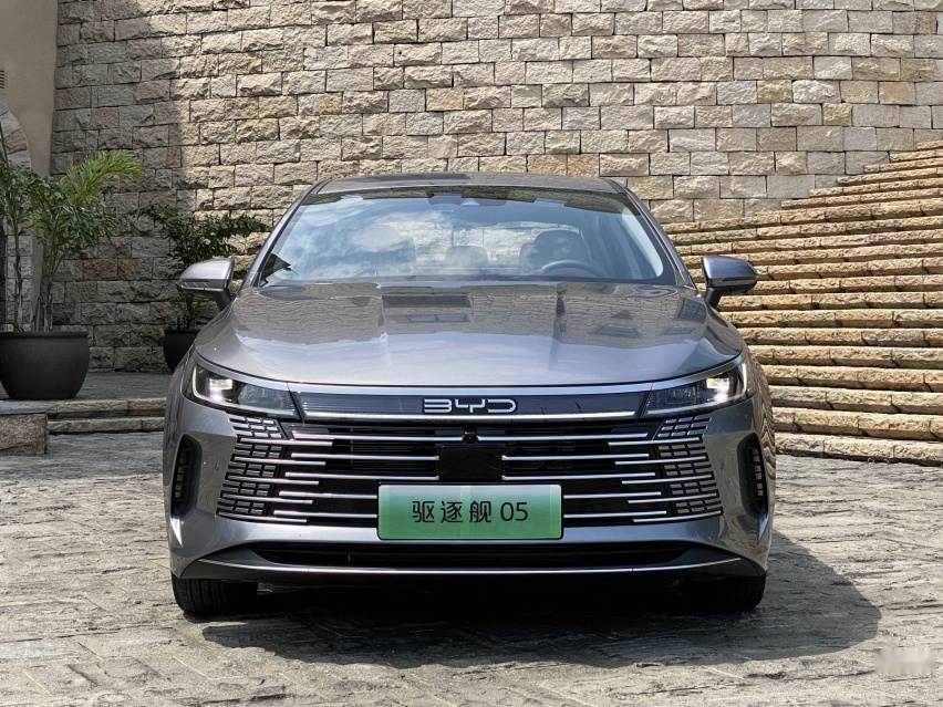 比亚迪驱逐舰05能给到我们什么样的新鲜感?