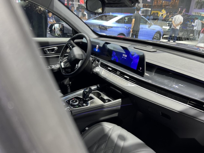 续航1000+km 油耗5.9L 瑞虎7新能源冠军版实拍