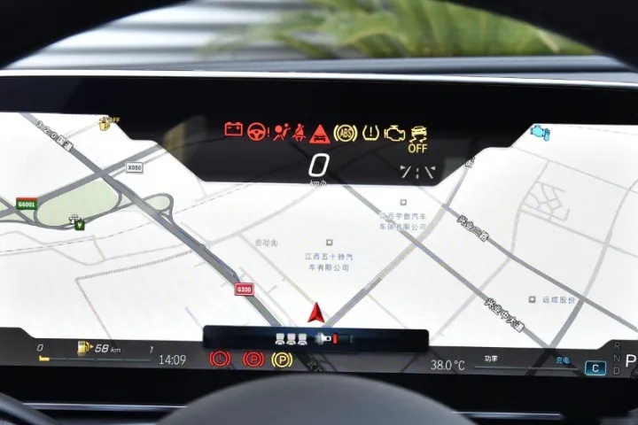小幅涨价，新增前排软枕，新款奔驰C级是否值得入手？