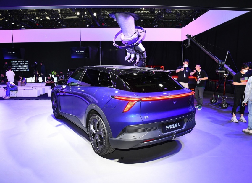 特斯拉“四连涨”！来看看这款中大型SUV，配语音可控无把手车门