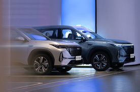 智能进阶定义燃油SUV价值标准，第四代博越L全新版上市限时价11.99