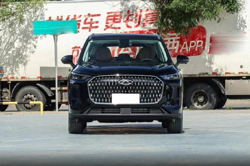 8月底购车减1万！瑞虎8L已上市，实际空间可容纳30个行李箱