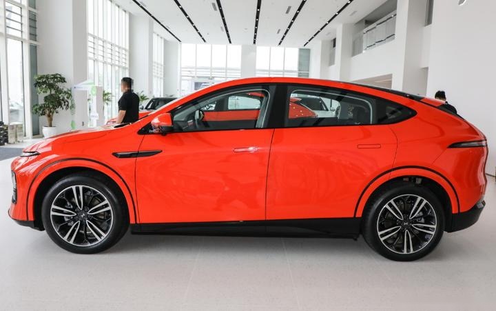 小鹏G6对比别克E4，谁才是20万级最强纯电轿跑SUV？
