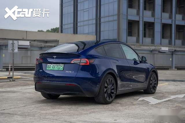 年轻人的“大号玩具车” 春节试驾 Model Y P