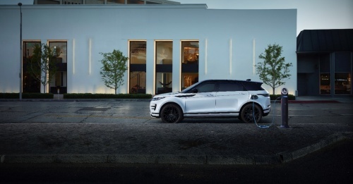 全新路虎揽胜极光L P300e，绿色环保出行