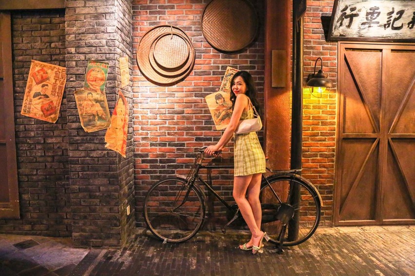 听说最近流行反差萌？精分妹子带你打卡沪上夏日网红地