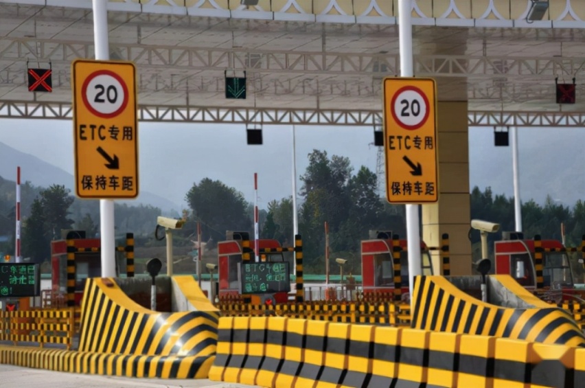 国庆假期来临，想高速免费，还想不堵车？你得这么走