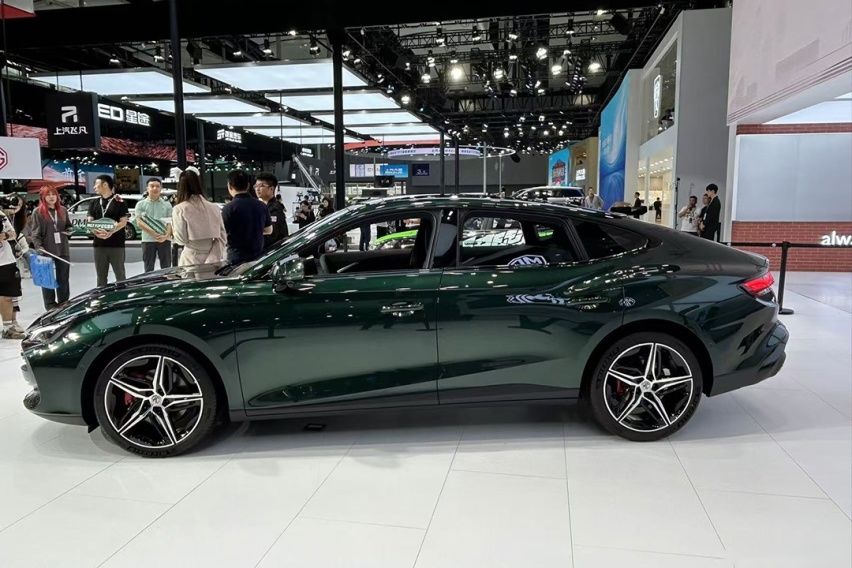 2024广州车展丨首个NGP高阶智驾迎来OTA MG7 2025款亮相