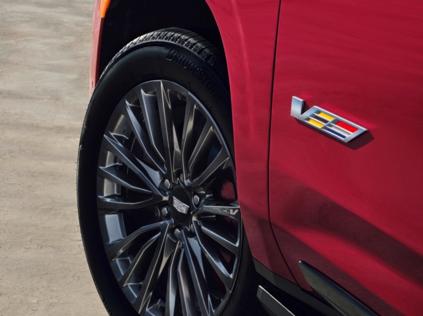 2023款凯迪拉克凯雷德V系列图曝光！搭载6.2L V8发动机