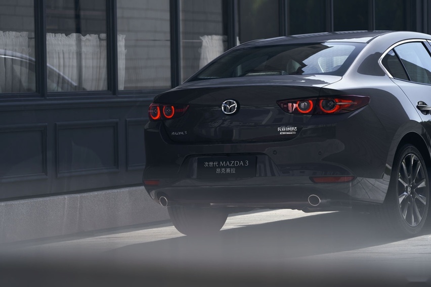 15万要买台操控好的车 MAZDA 3 昂克赛拉值得推荐吗？
