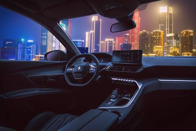 是什么让年轻人心动 全方位解析东风标致4008炫夜版