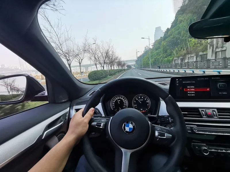 横置发动机的宝马是不是真宝马？BMW X2比你想象中纯粹