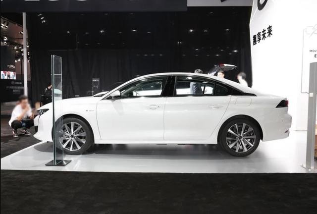 东风标致508L PHEV或5月正式上市 百公里油耗1.6升