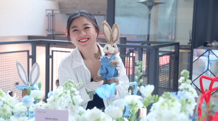 RR · LIFESTYLE | 艺术之手，塑造新时代悦己女性