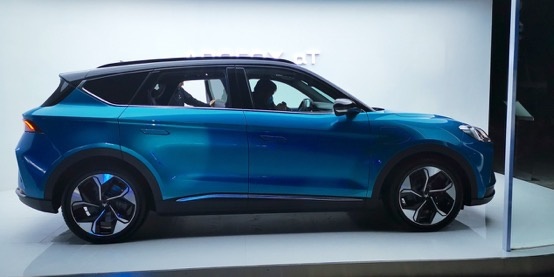 零百4.6s的超跑SUV！24万出头，直怼保时捷宝马特斯拉