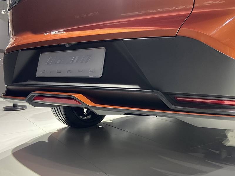 2020成都车展：造型大胆科幻，实拍爱驰U6 ion概念车