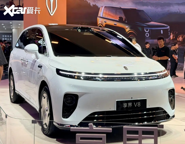 享界V8挂“家庭”牌，实车像商务接待，长超5米3，到底卖给谁？