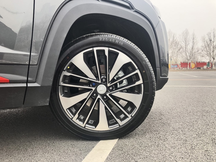 10万元你能买到什么样的SUV？试驾长安CS35 PLUS