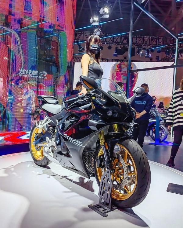 400cc四缸67匹马力，凯越400RR准备迎战ZX-4R