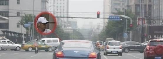 “北京瘫”葛优去4S店挑车, 迈巴赫都没看上, 开走了超跑