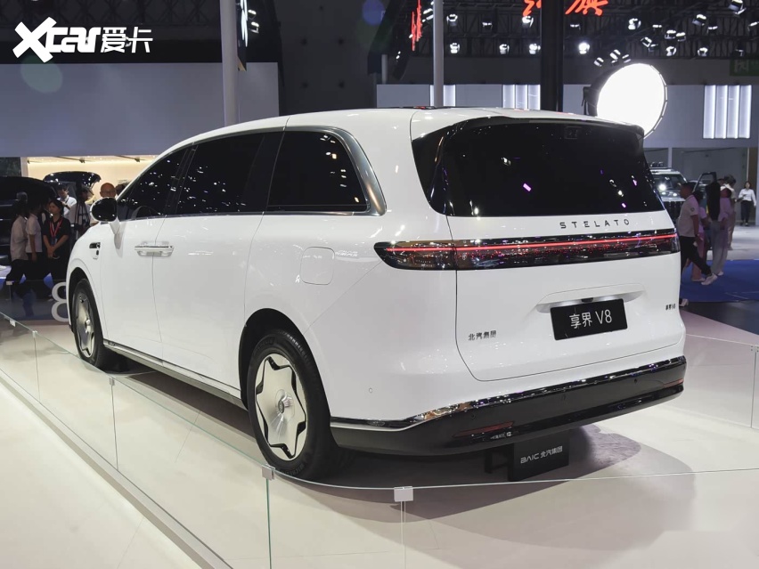 对标小米，享界V8顶账版实车曝光，也是原厂