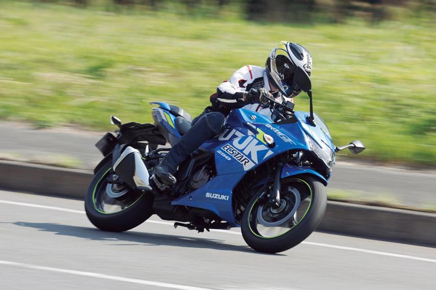 铃木Gixxer SF250街跑摩托，最大26马力，车身更轻操控更好