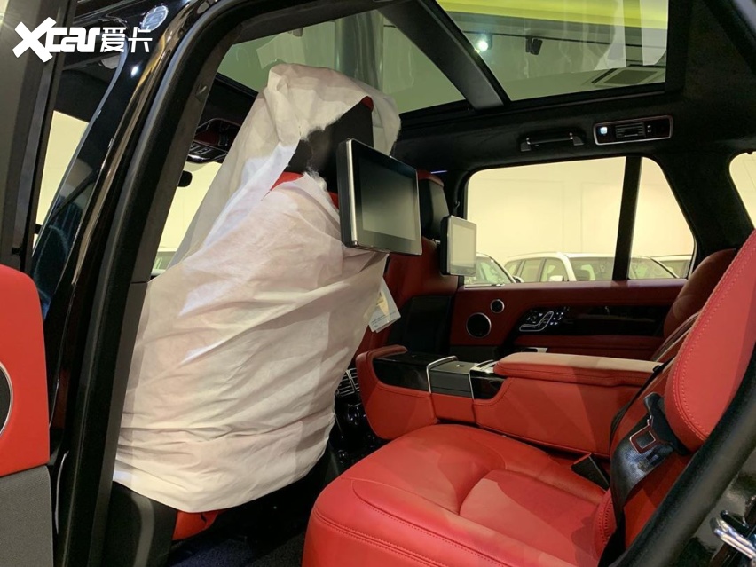 路虎揽胜海外实车 全黑的气场
