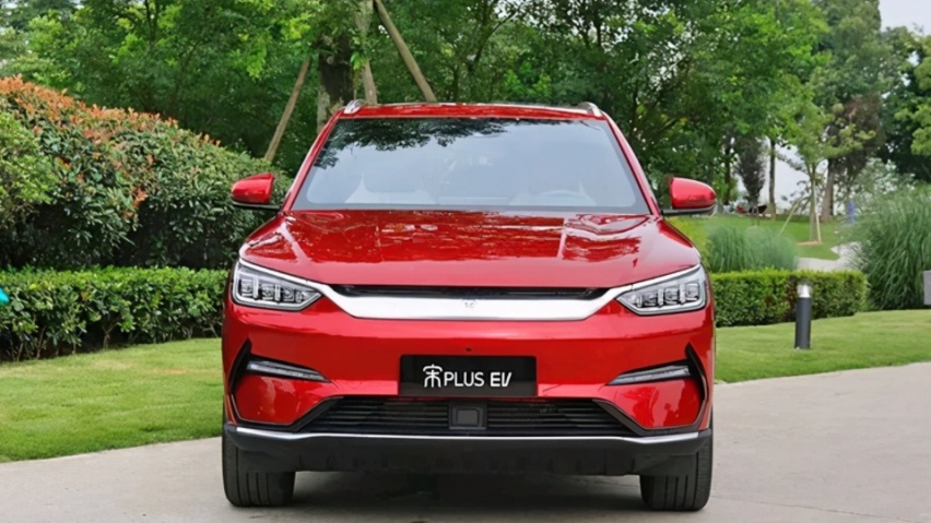 小鹏G3i对比宋PLUS EV：有趣向左，实用向右