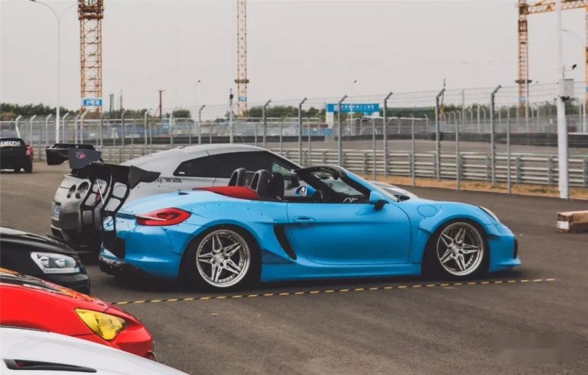 这台981 Boxster为何那么像718 GT4？坚持移植就不会过时