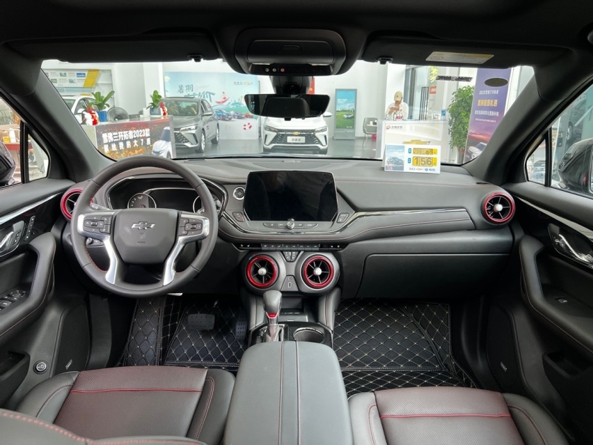 19.49万起合资中大型SUV，还是7座！ 探店2023款雪佛兰开拓者