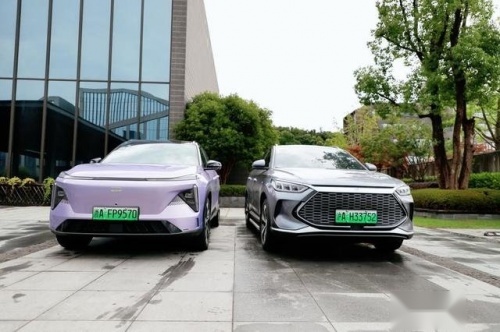 试驾吉利银河L7搭载Infinity音响：好开、省油更可靠